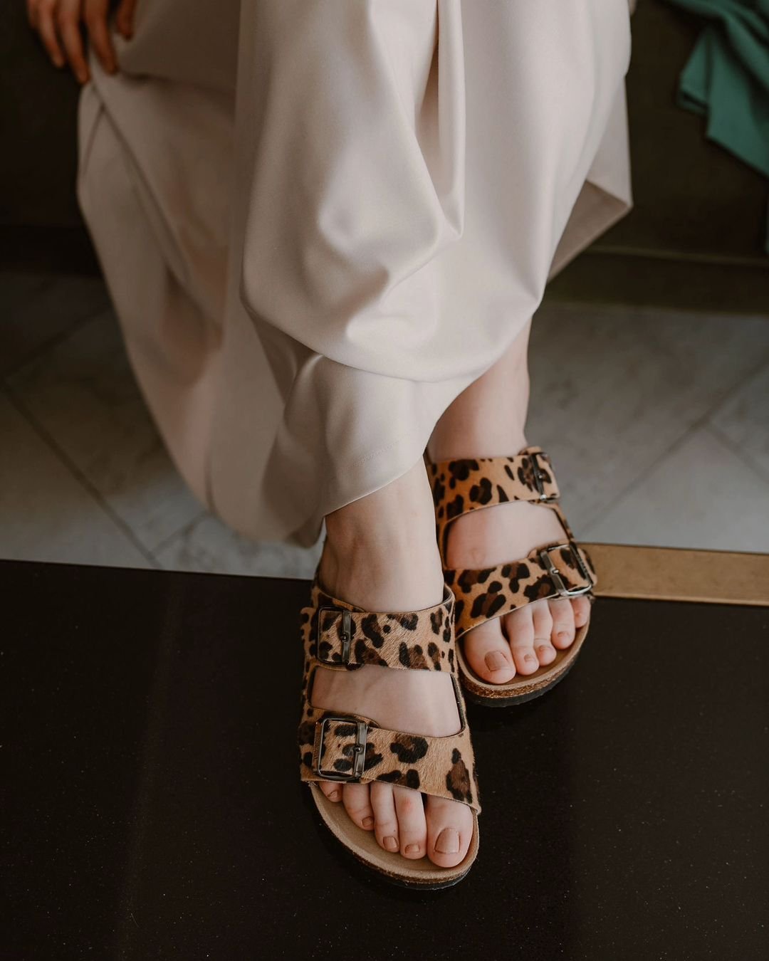 ARIZONA ÁLLATMINTÁS NŐI PAPUCS - Image 5